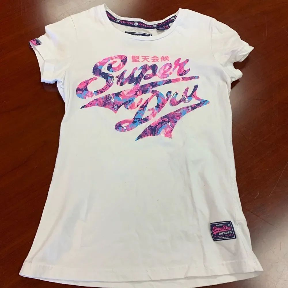Super Dry White Tropical Surfer Ladies T-Shirt sz 4 EUC